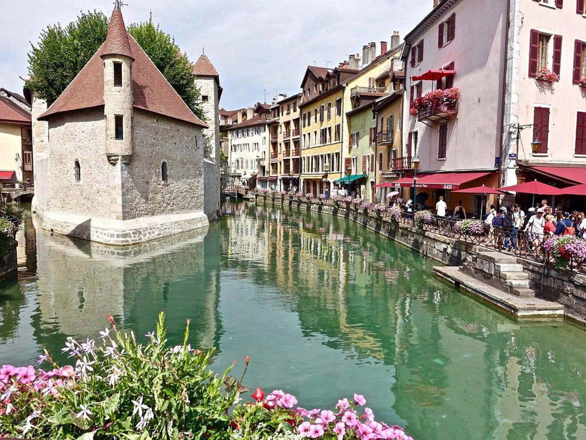 T1 Confortable A 2 Pas Du Centre D'Annecy Avec Parking Et Terrasse - Fr-1-432-44 Exteriör bild